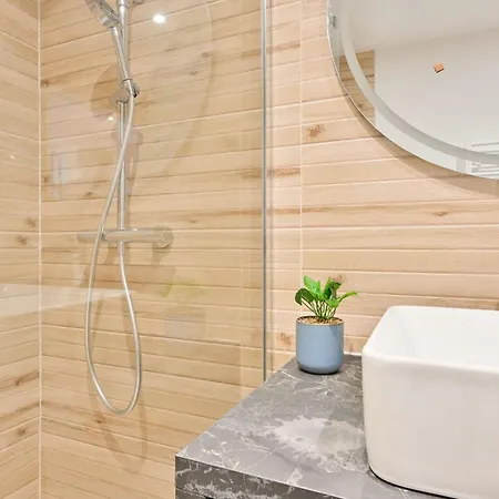 Apartamento Les Romains Brand-new T4 & Terrace Estrasburgo
